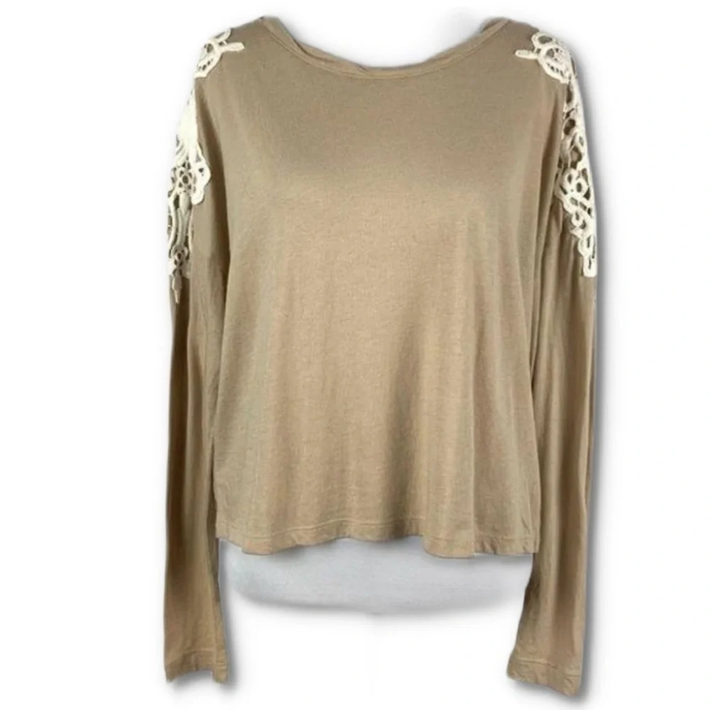 Forever 21 top size M Tan taupe crochet shoulders